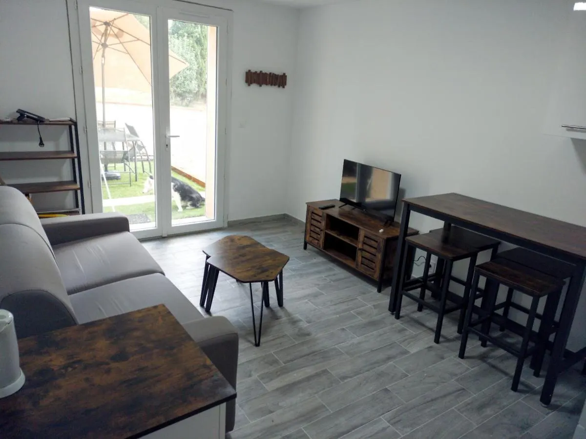 Apartment Studio Entressen: Piscine, Jeux et Pétanque
