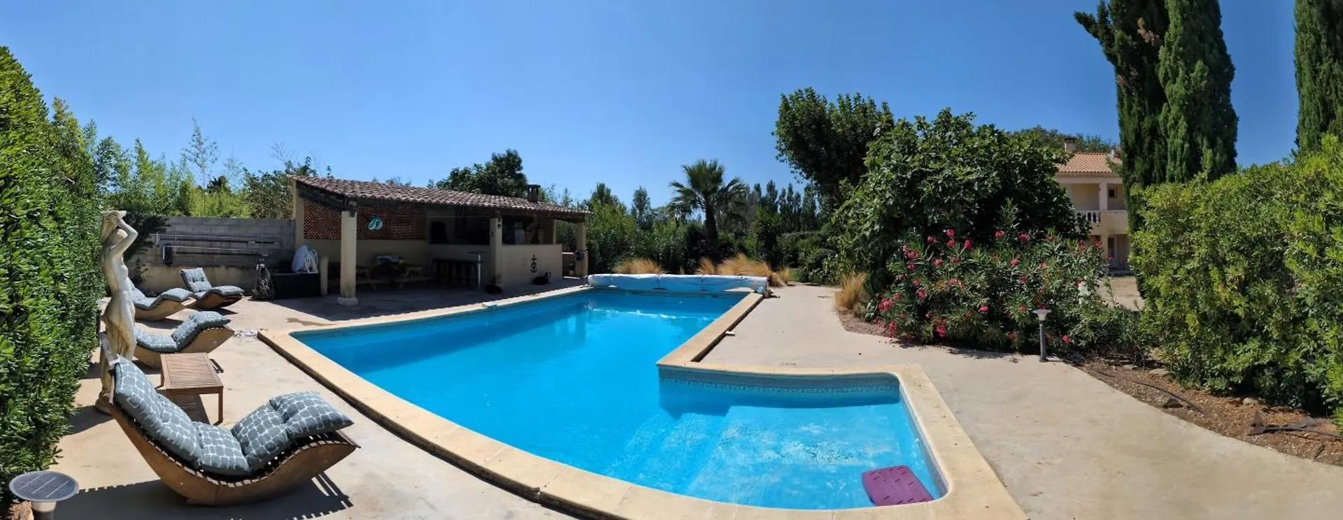 Studio Entressen: Piscine, Jeux et Pétanque France
